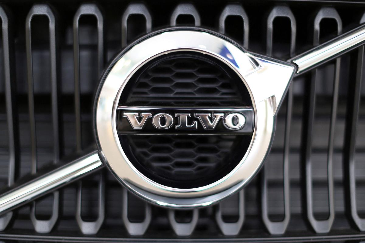 Volvo Cars December Sales Drop as Chip Shortage Persists