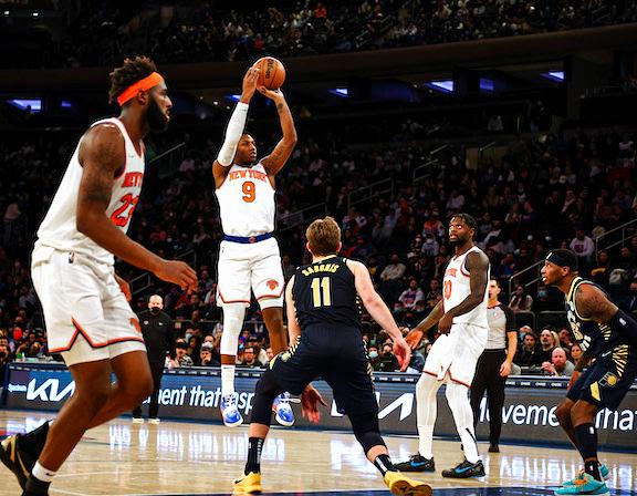 Knicks Beat Pacers With Randle Return 104–94
