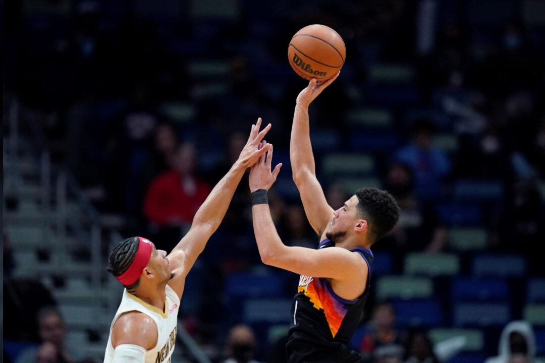 Booker Scores 33, Leads Suns to 123–110 Win Over Pelicans