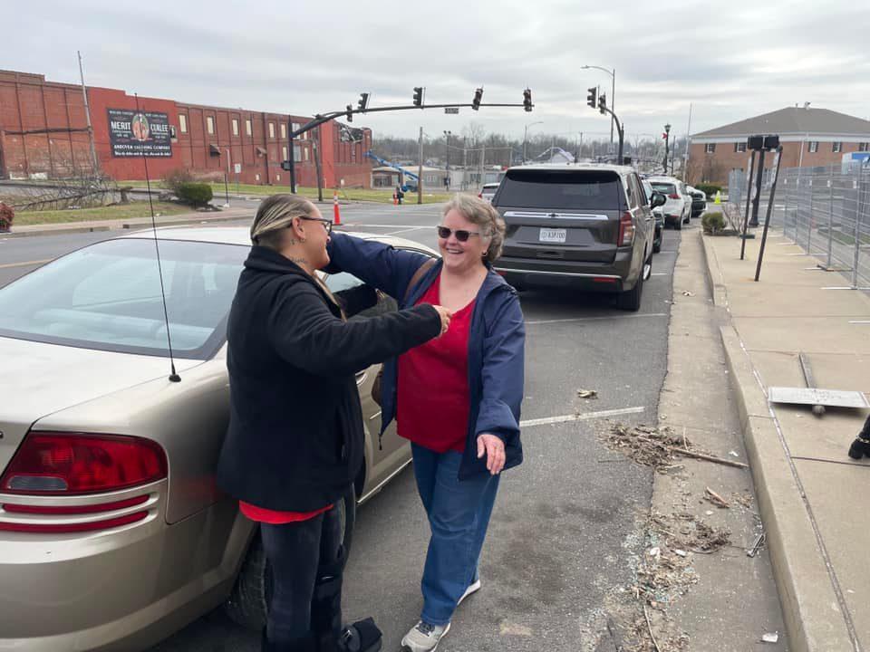 Rebecca Marsala (L) receives a car from Sharon Sutherland. (Courtesy of <a href="https://www.facebook.com/profile.php?id=100068235378126">Graves County Sheriff's Office</a>)