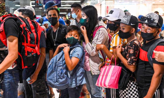 Philippine Government Scraps Outdoor Mask Mandate Amid Declining COVID-19 Cases