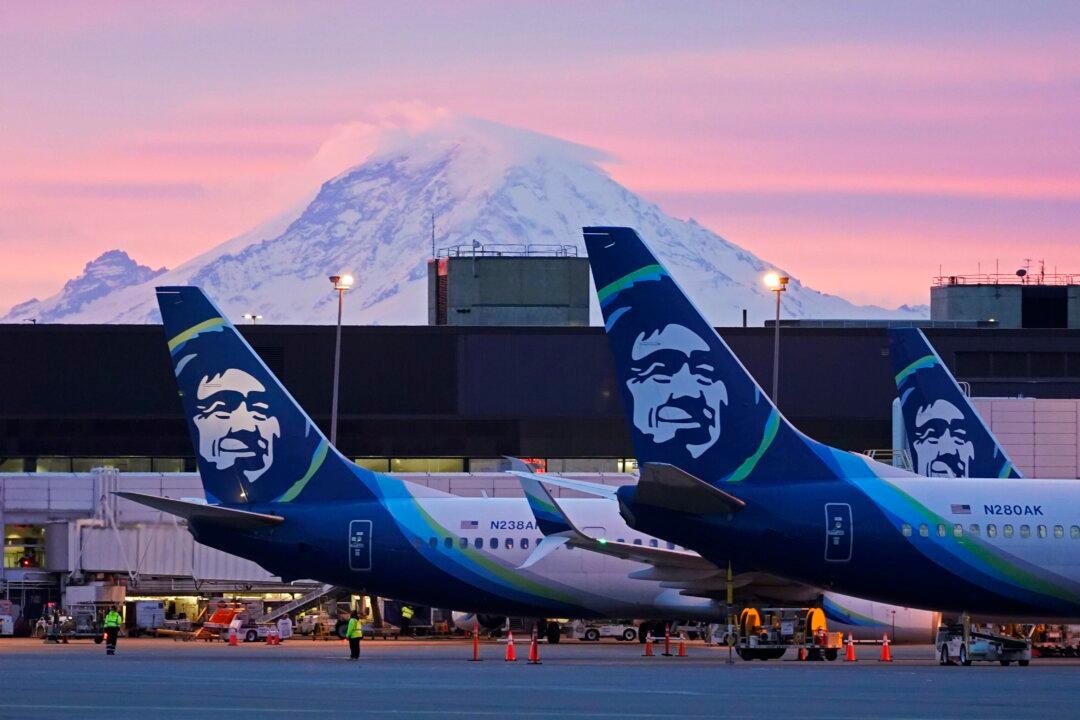 Alaska Airlines Suspending Russian Airline Partnership, Washington to Block Russian Planes From Airspace