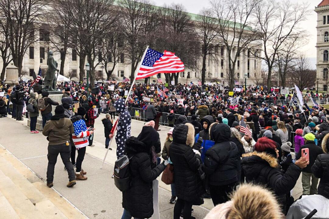New York Protesters Rally in Albany Against Vaccine Bills: ‘We Need Civil Disobedience in This Country’
