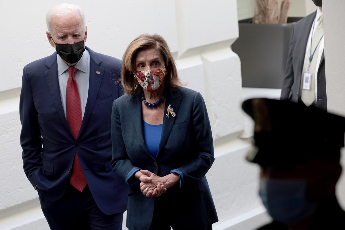 Pelosi Invites Biden to Give State of the Union Address in March