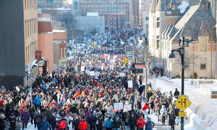 Thousands of Protesters March in Montreal to Denounce COVID ‘Tyranny’