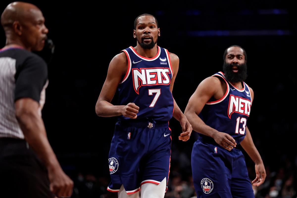Durant Says He Won't Lobby Nets' Irving to Get Vaccinated