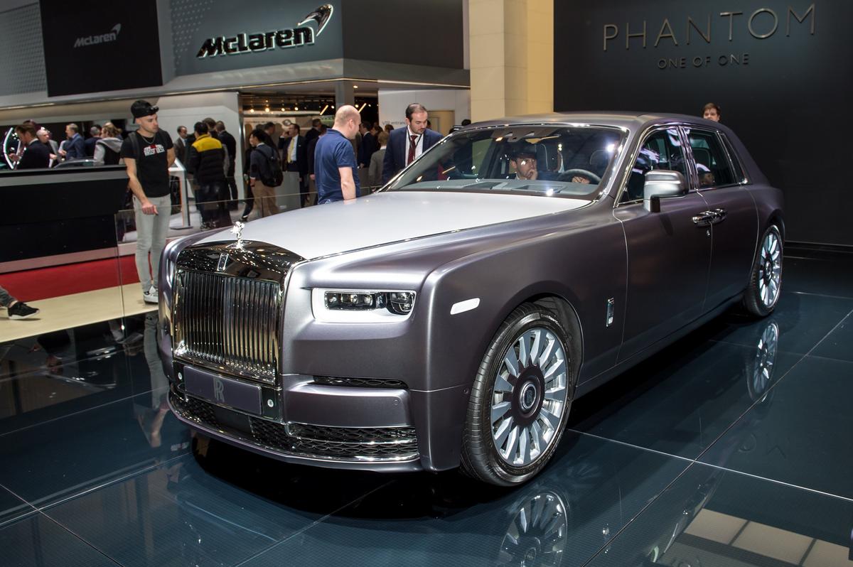 Strong Demand Pushes Rolls-Royce Sales to a Record High in 2021