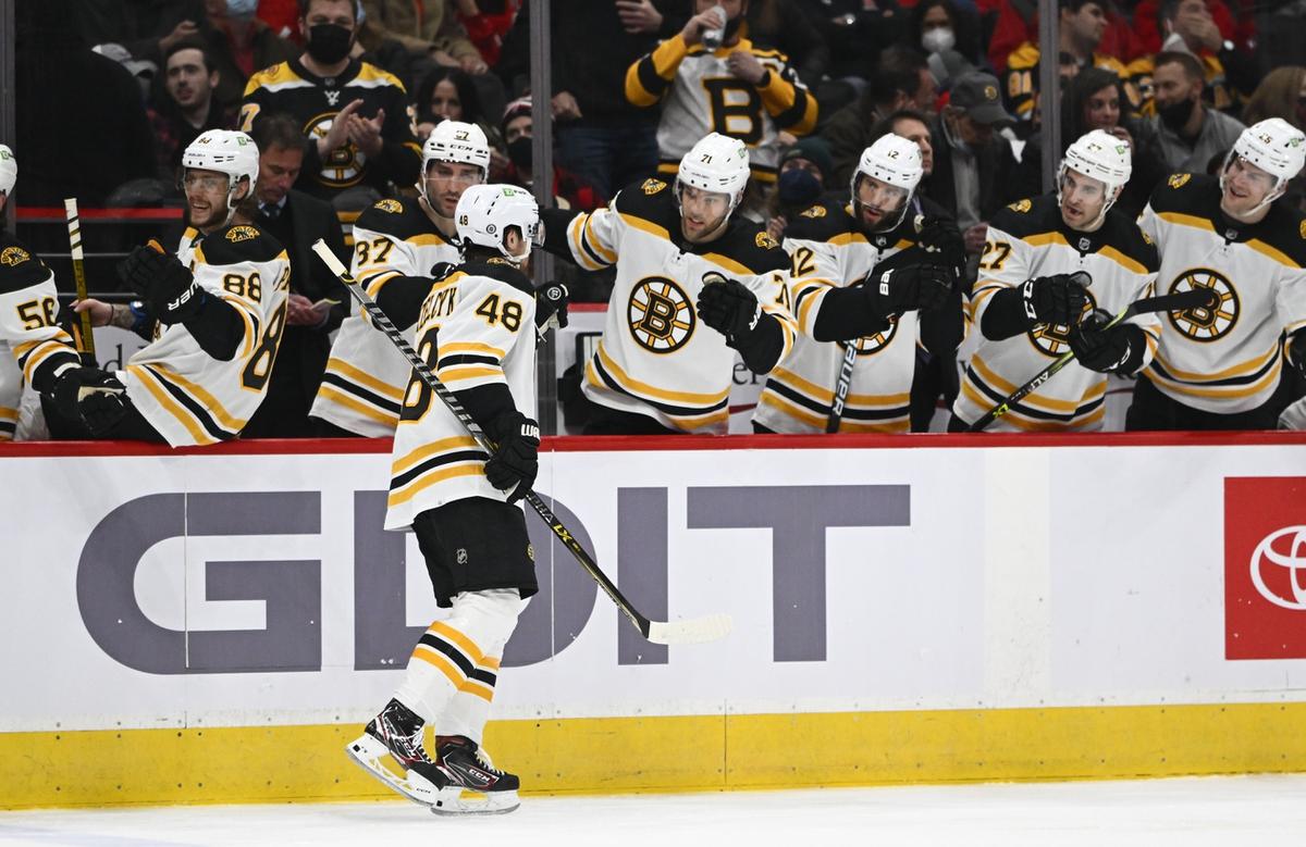 NHL Roundup: Matt Grzelcyk Logs 5 Points as Bruins Top Caps