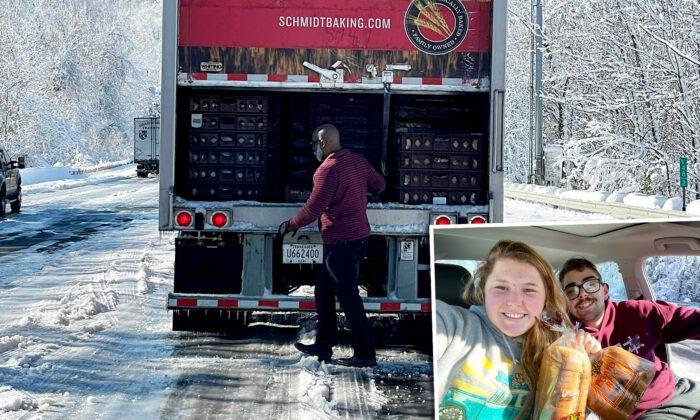 Bakery Truck Driver Hands Out Loaves of Bread to Motorists Stuck on Highway During Snowstorm