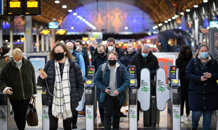 UK ‘Closest of Any Country’ to Exiting COVID-19 Pandemic: Expert