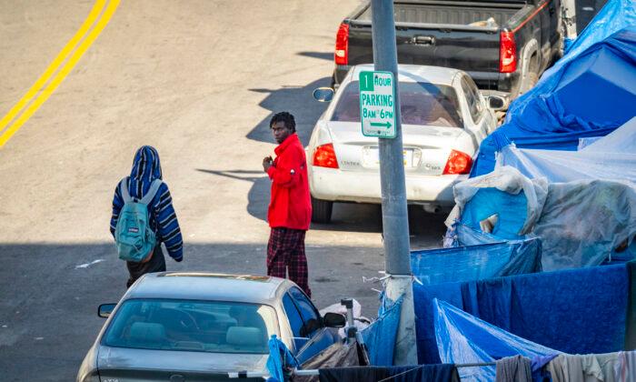 San Diego Homeless Encampment Sweep in Midway Begins