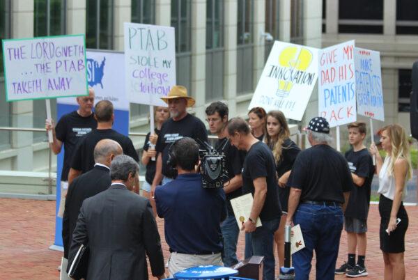 Inventors protest outside the Patent Trial and Appeal Board on Aug. 11, 2017. (Courtesy of US Inventor)