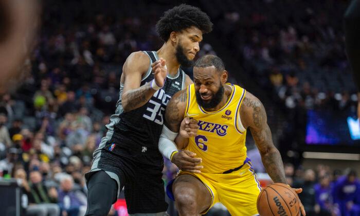 James Scores 34 but Lakers Stumble, Fall to Kings 125–116