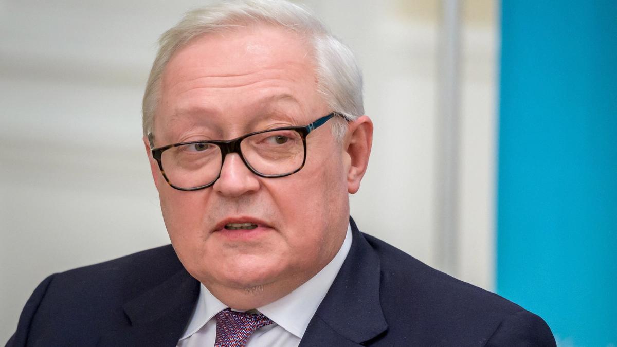 Russia Tells US Convoys Carrying Weapons to Ukraine Are ‘Legitimate Targets’