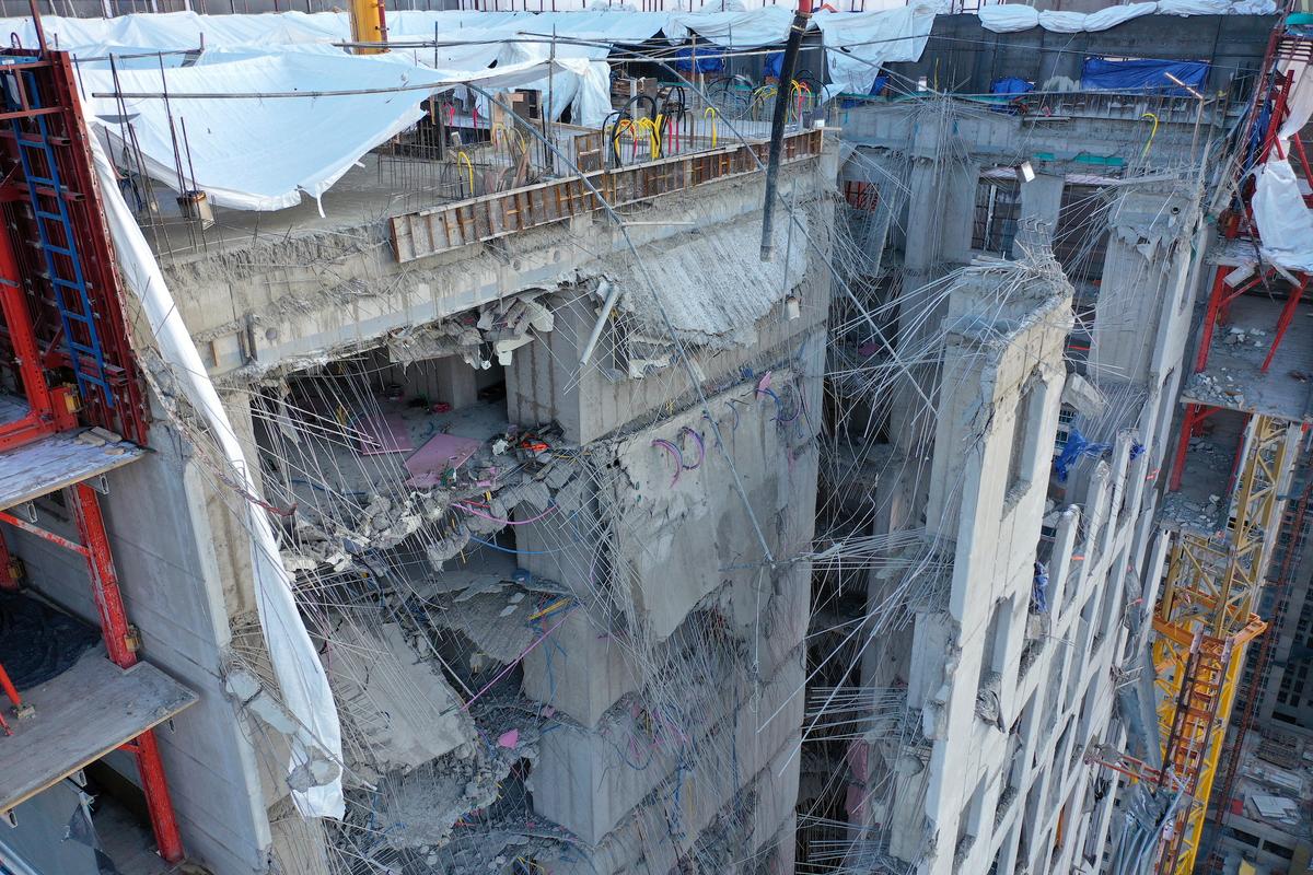 South Korean Rescuers Locate Man at Collapsed Construction Site