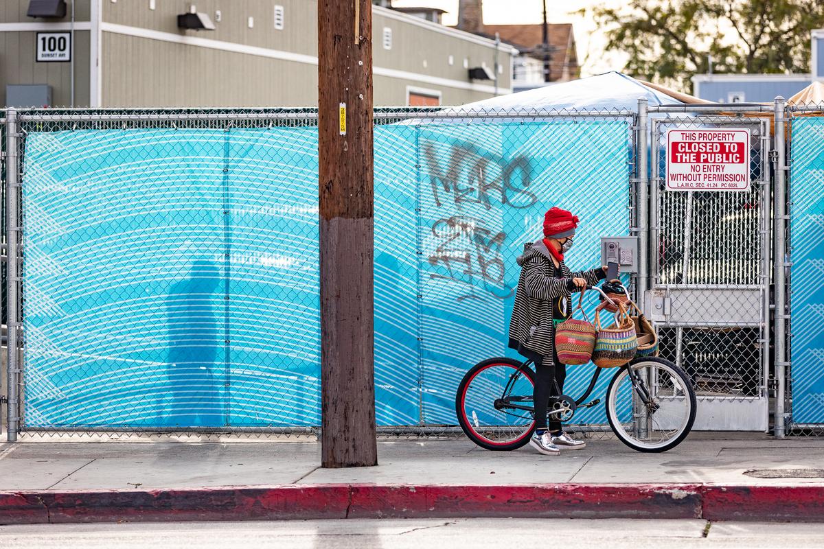 Los Angeles Tentatively OKs Law Banning Bicycle Assembly on Sidewalks