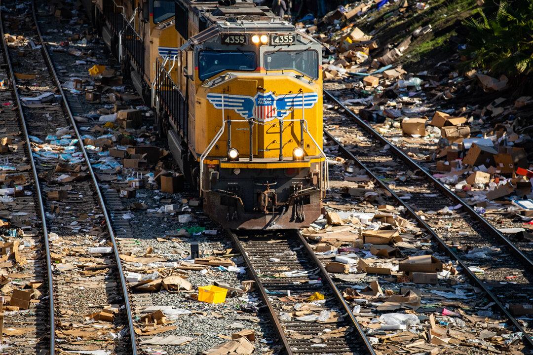 LA County Cargo Trains Raided by Thieves, 160 Percent Increase in Rail Thefts