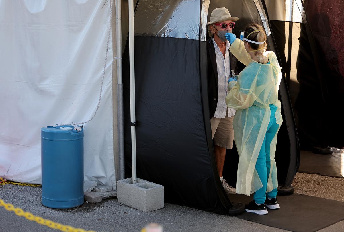 In Reporting Shift, Associated Press Tells Staff to ‘Avoid Emphasizing’ COVID-19 Case Counts