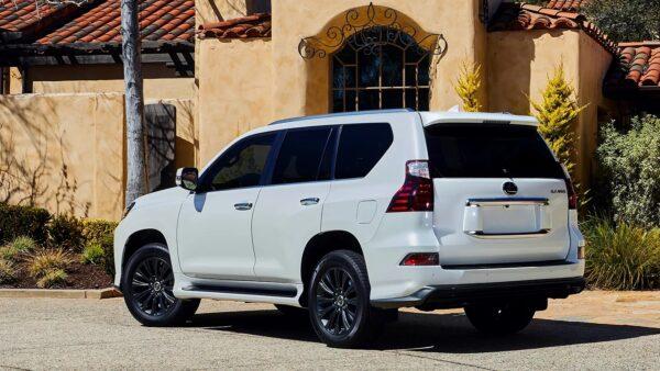 The view from behind. (Courtesy of Lexus)