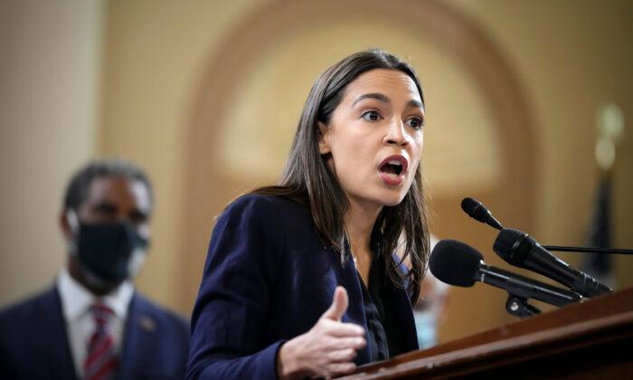 AOC Makes Surprise Admission About US Capitol Police ‘Opening the Doors’ on Jan. 6