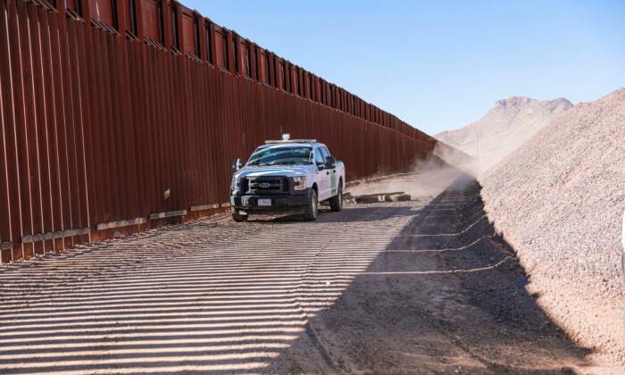 Mexican Woman Dies After Becoming Entangled While Attempting to Climb Arizona Border Wall