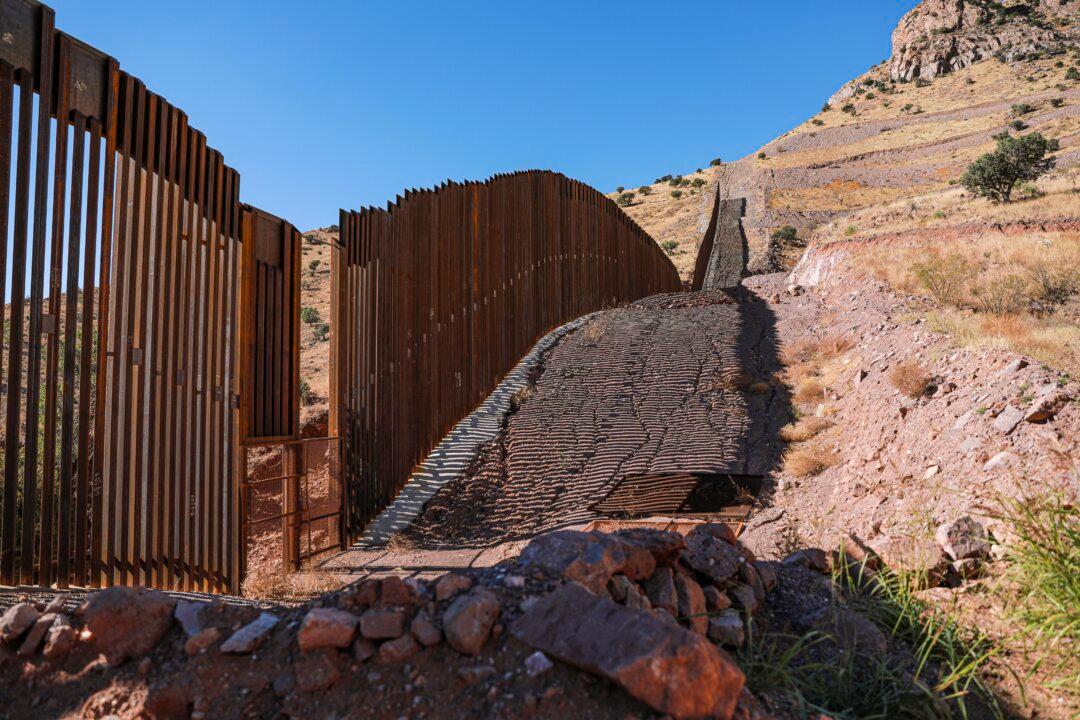 Autopsy Determines Cause of Death of Mother Found Hanging From Border Wall