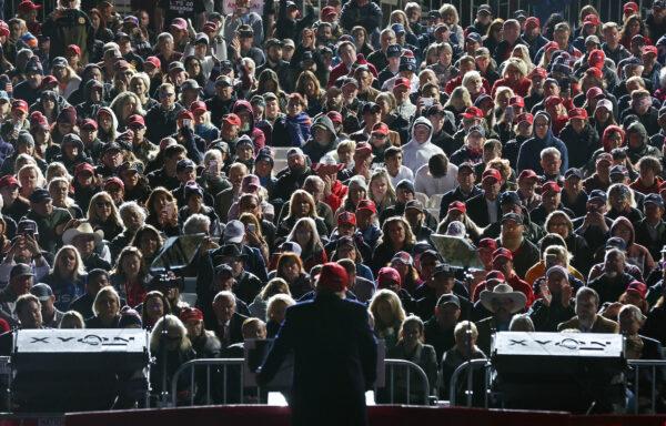 Former President Donald Trump speaks at a rally at the Canyon Moon Ranch festival grounds in Florence, Ariz., on Jan. 15, 2022. (Mario Tama/Getty Images)
