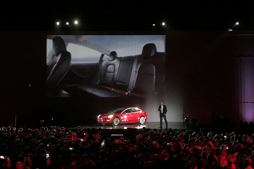 Canada Opens Probe Into Tesla’s Heating System Following Consumer Complaints