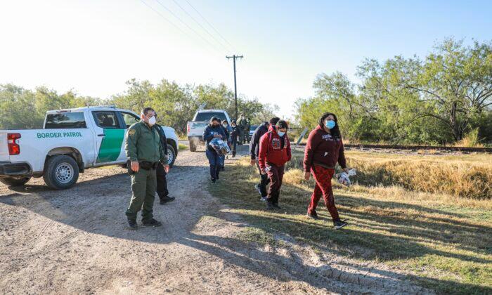 Illegal Immigrant Encounters at US-Mexico Border in January Much Higher Than Previous Year