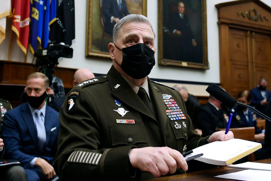 Joint Chiefs Chairman and Marine Corps Chief Have COVID-19