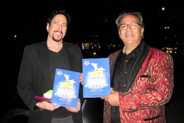 Alan Platte (L) and Richard Hart at the Shen Yun Performing Arts performance at California Center for the Arts, Escondido, Calif. on Jan. 15, 2022. (Yang Jie/Epoch Times)