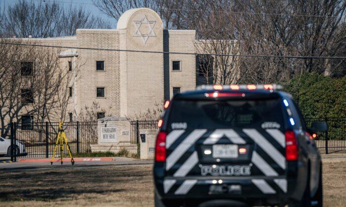 Hostages Talk About What Happened While Held Captive Inside Texas Synagogue for 11 Hours