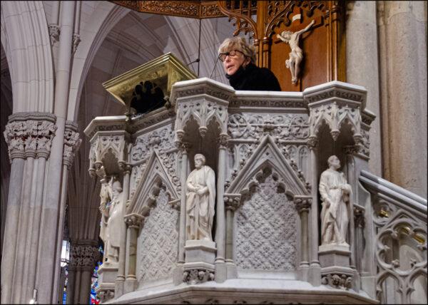 Patti Ann McDonald, widow of Det. Steven McDonald, gives a reading at the memorial Mass for her husband at St. Patrick’s Cathedral in NYC on Jan. 18, 2022. (Dave Paone/The Epoch Times)