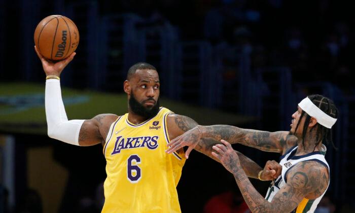 LeBron Scores 25 as Lakers End Three-Game Skid, Beat Jazz