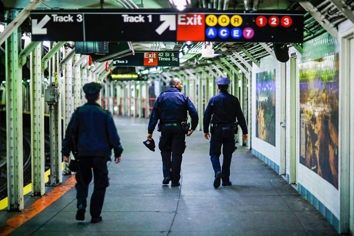 Woman Killed in Apparent Subway Shove at Times Square
