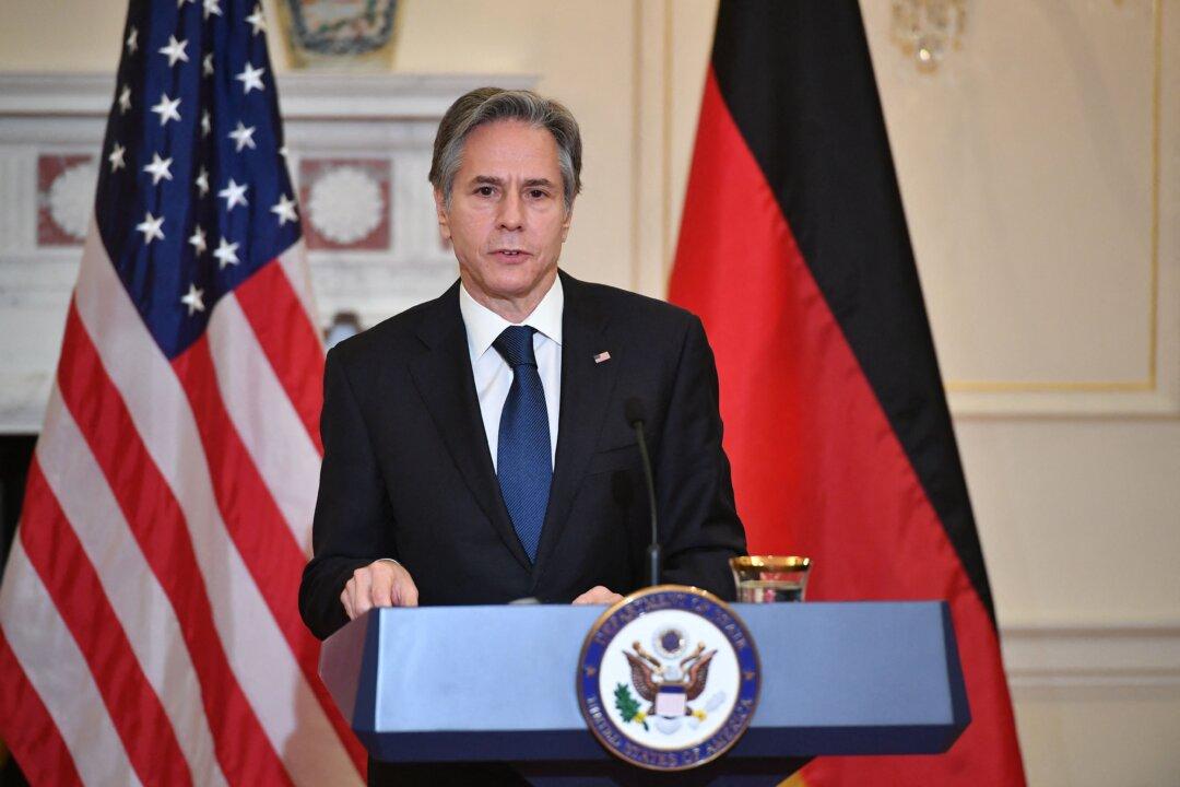 Blinken to Meet With Senior Russian as Ukraine Tensions Soar