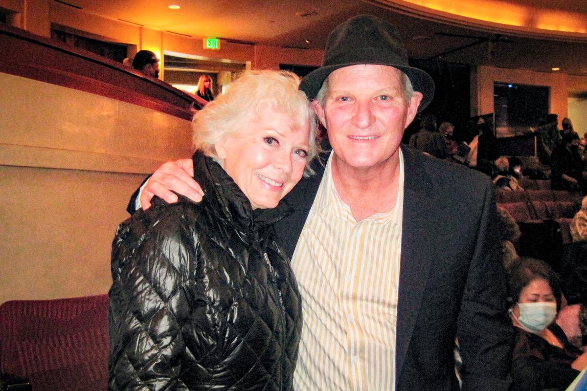 Shen Yun, a Great Gift for Loved Ones