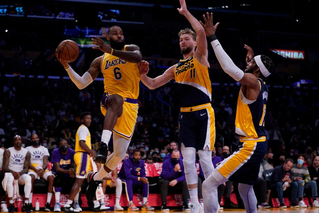 Pacers Roll Past Lakers in 4th Quarter for Skid-Stopping Win