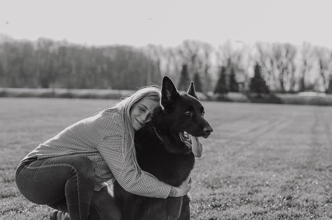 Chelsea and her dog, King. (Courtesy of <a href="https://www.photosbyjuliamarie.com/">Photography by Julia Marie</a>)
