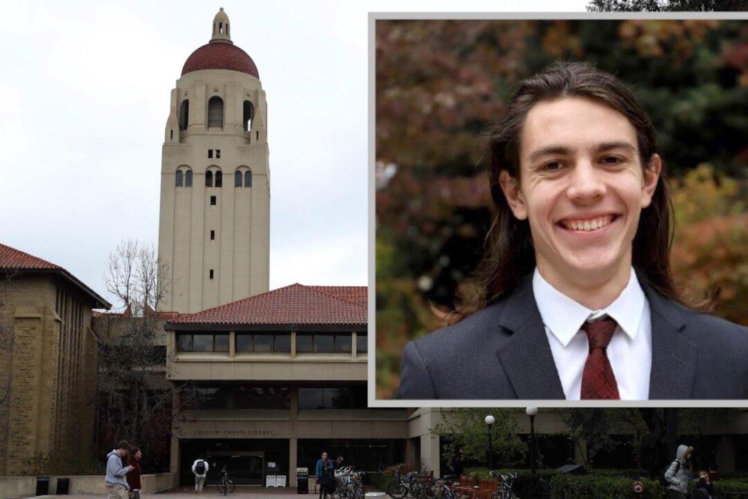 Stanford Students Petition Against School Booster Mandate