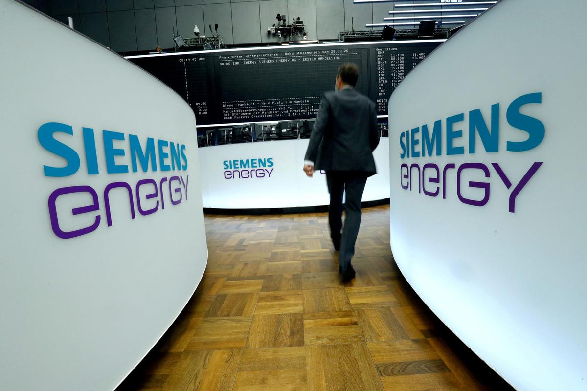 Siemens Energy Cuts Outlook as Fresh Problems Emerge at Wind Unit