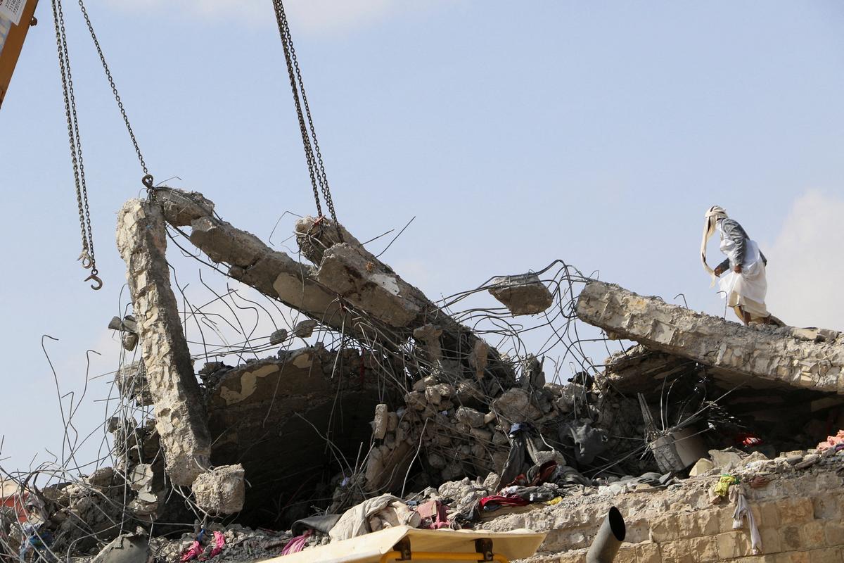 Houthis, Aid Group: Death Toll From Prison Airstrike at 82