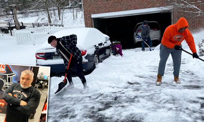 Football Coach Cancels Workout, Sends Team to Shovel Snowy Driveways for Neighbors in Need