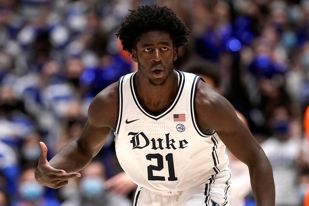 Griffin Hits 5 3S, No. 6 Duke Beats Syracuse 79–59