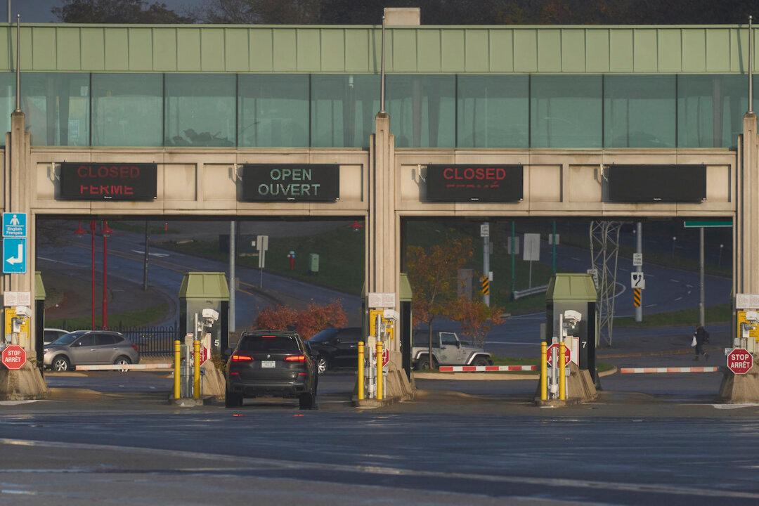 Ottawa Spent $100M on Hotels for Asylum Seekers in Niagara Falls Over Past Year