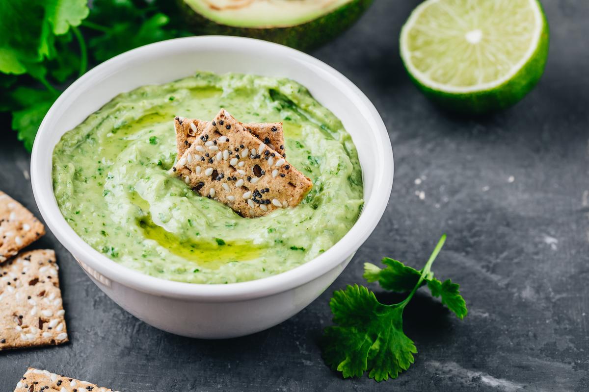 Easy Spinach Hummus Recipe