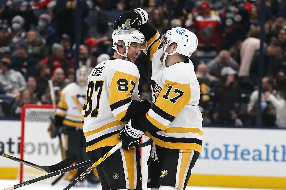 NHL Roundup: Sidney Crosby Scores Hat Trick for Streaking Penguins