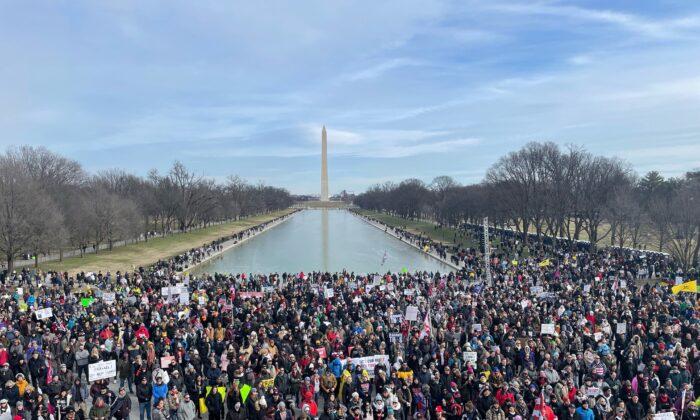 Capitol Report (Jan. 24): Thousands March Against Mandates in DC