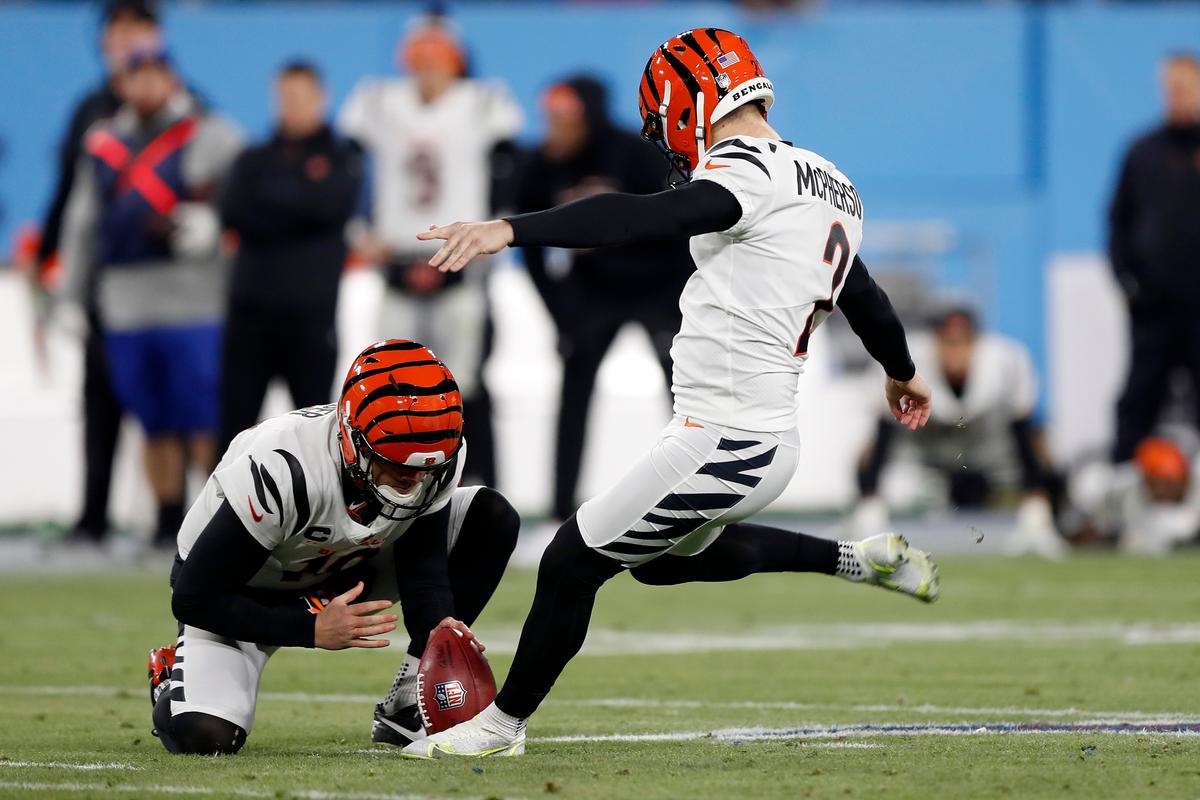 Bengals Survive Clash With the Titans on Last Second FG 19–16