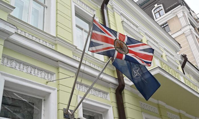 UK, Australia, Germany Withdraw Embassy Personnel and Families From Ukraine
